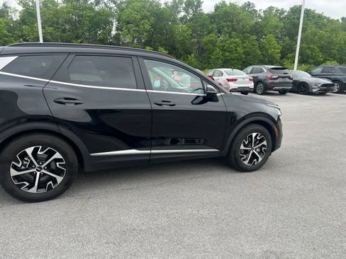 Used 2025 Kia Sportage EX w/ Premium Package FWD image 9