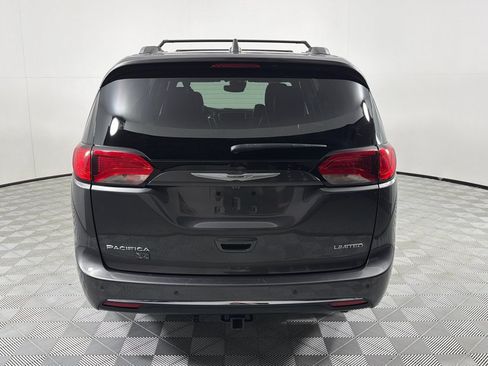 Used 2020 Chrysler Pacifica Limited FWD image 6
