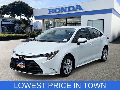 Used 2025 Toyota Corolla LE FWD image 1