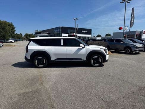 New 2024 Kia EV9 Light image 2