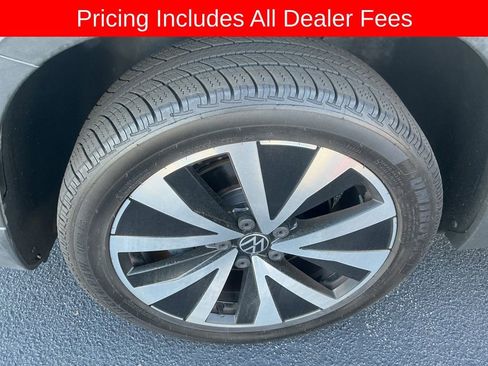 Used 2022 Volkswagen Taos SE FWD image 23