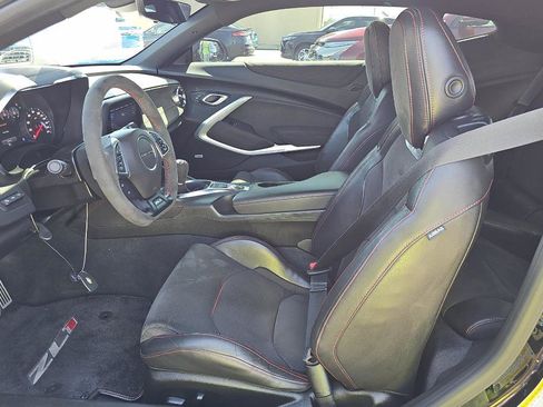 Used 2022 Chevrolet Camaro ZL1 RWD image 4