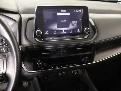 Used 2024 Nissan Rogue SV image 5