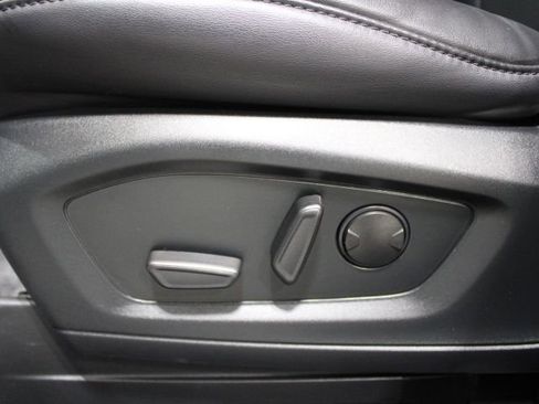 Used 2023 Ford Explorer XLT w/ Equipment Group 202A image 22