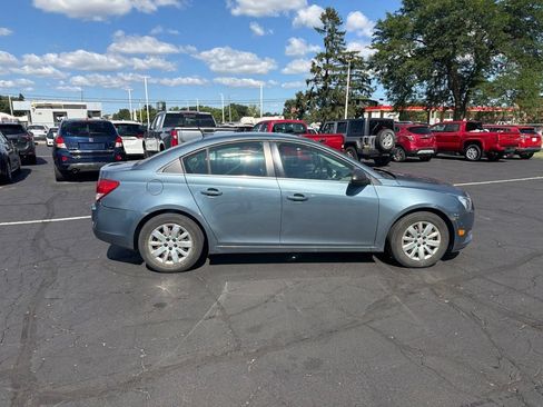 Used 2012 Chevrolet Cruze LS FWD image 5