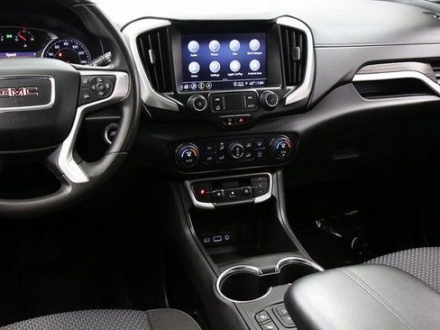 Used 2022 GMC Terrain SLE w/ Driver Convenience Package image 15