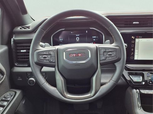 Used 2024 GMC Sierra 1500 AT4 w/ Technology Package AWD/4WD image 13