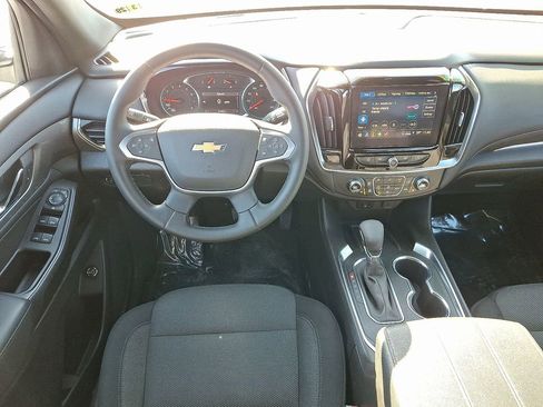 Certified 2024 Chevrolet Traverse LT w/ Rear Camera Mirror Package image 12