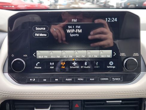 Used 2023 Nissan Rogue SL w/ SL Premium Package image 11