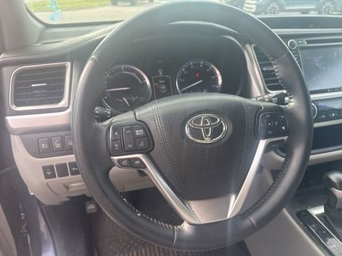 Used 2016 Toyota Highlander Limited w/ Driver Technology Package AWD/4WD image 15