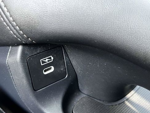 Used 2024 Honda HR-V EX-L image 31