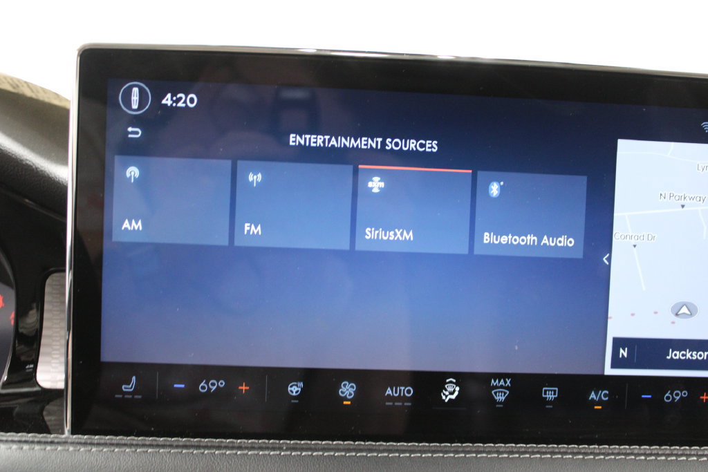 Used 2023 Lincoln Corsair AWD w/ Equipment Group 101A image 34
