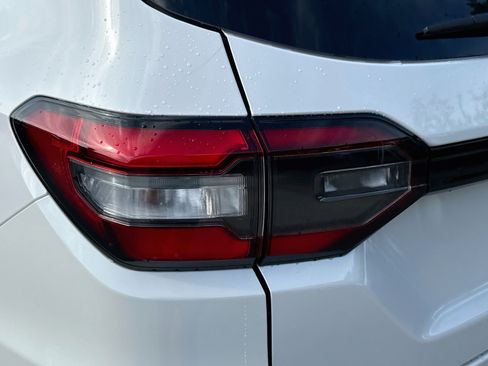 Used 2025 Honda Pilot EX-L image 33