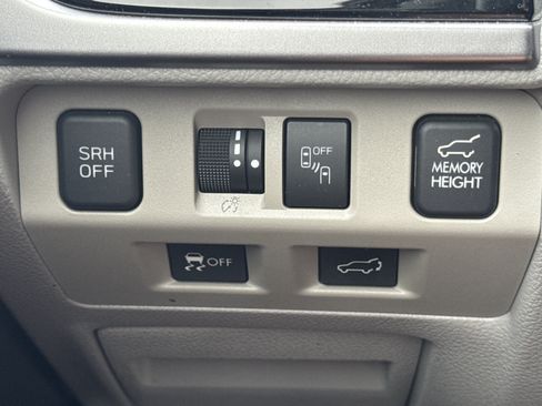 Used 2017 Subaru Forester 2.5i Limited AWD/4WD image 21