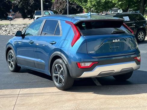 Used 2024 Kia Niro EX FWD image 8