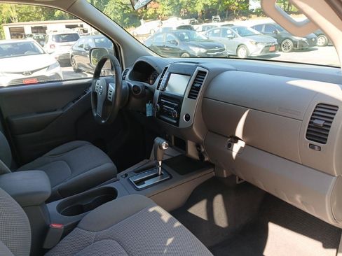 Used 2019 Nissan Frontier SV AWD/4WD image 16
