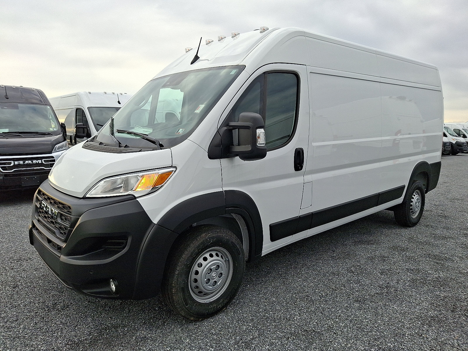 Used 2024 RAM ProMaster 2500 w/ Safety Group FWD image 2