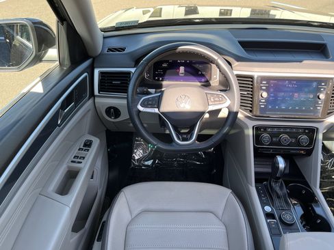 Used 2023 Volkswagen Atlas SEL Premium image 12