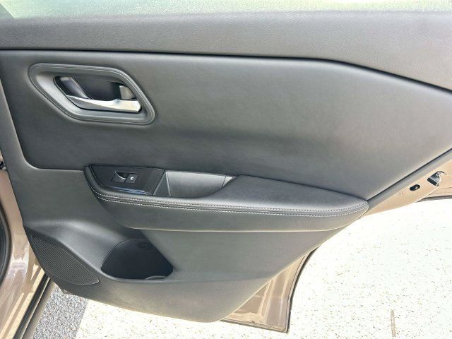 Certified 2025 Nissan Rogue SV AWD/4WD image 21