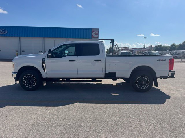 Used 2024 Ford F250 XLT AWD/4WD image 2