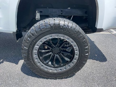 Used 2022 Chevrolet Colorado Z71 AWD/4WD image 39
