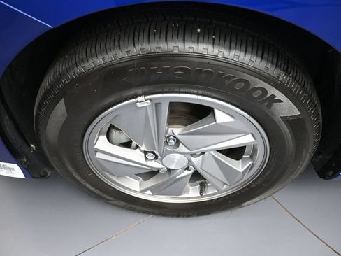 Certified 2025 Hyundai Elantra SE w/ Cargo Package FWD image 14