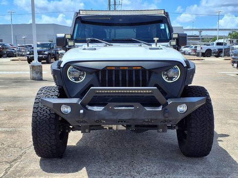 Used 2024 Jeep Wrangler Unlimited Rubicon w/ Convenience Group AWD/4WD image 23