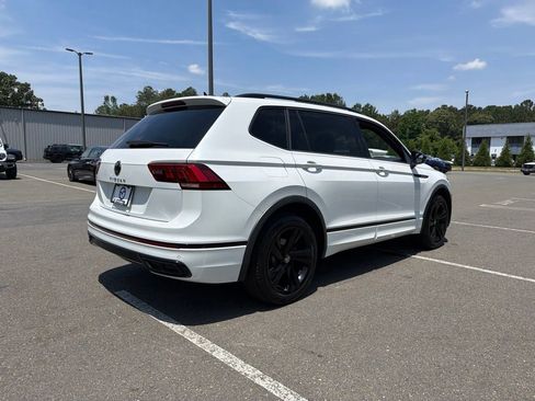 Used 2024 Volkswagen Tiguan SE R-Line FWD image 5