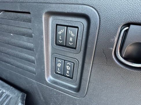 Used 2024 Chevrolet Traverse RS w/ LPO, Floor Liner Package image 29