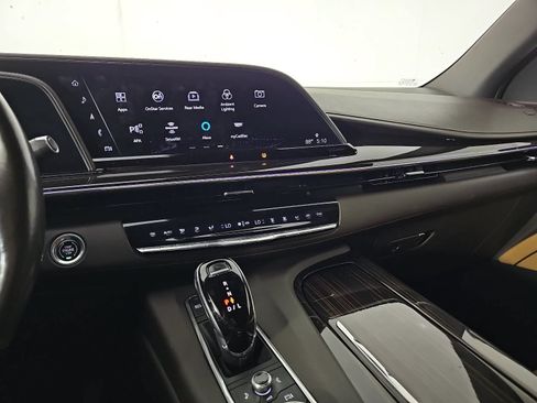 Used 2021 Cadillac Escalade ESV Premium Luxury AWD/4WD image 19