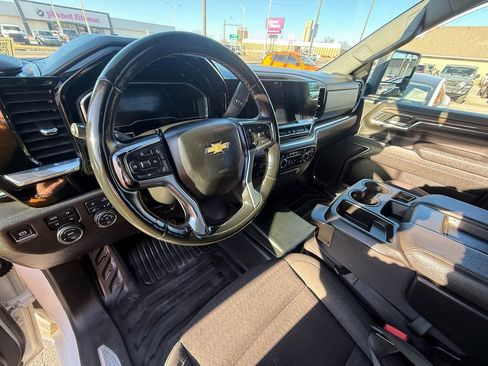 Used 2024 Chevrolet Silverado 3500 LT w/ Convenience Package image 22