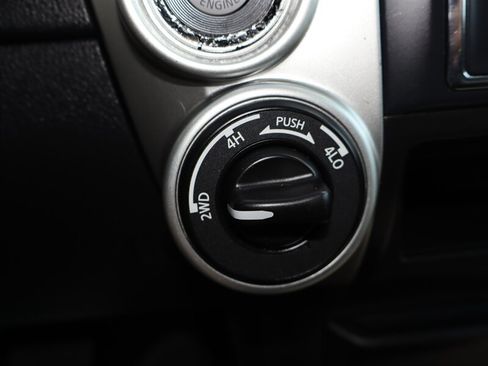 Used 2017 Nissan Titan SV AWD/4WD image 15