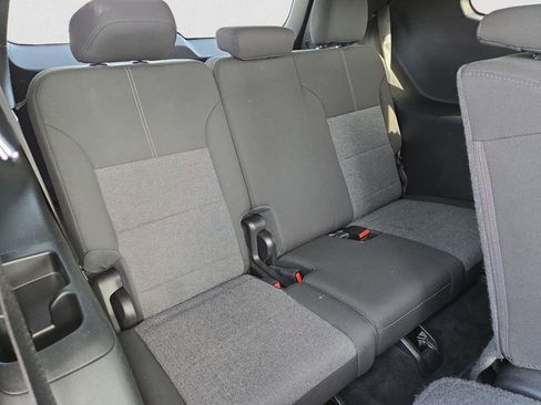 Used 2025 GMC Acadia Elevation image 18