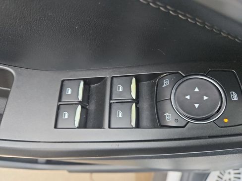 Used 2020 Ford Explorer XLT w/ Equipment Group 202A RWD image 14