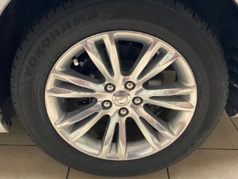 Used 2018 Chrysler 300 Touring L image 38