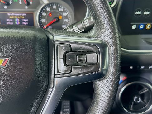 Used 2023 Chevrolet Blazer LT image 23