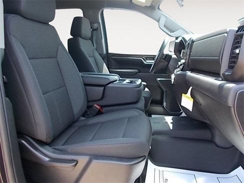 New 2024 GMC Sierra 1500 SLE image 12