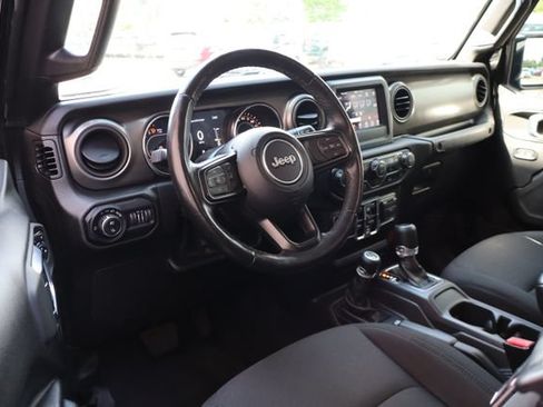 Used 2022 Jeep Gladiator Sport AWD/4WD image 17