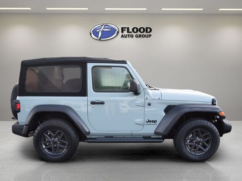 Used 2024 Jeep Wrangler Sport AWD/4WD image 3