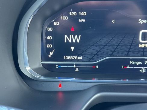 Used 2023 GMC Yukon XL SLT image 16