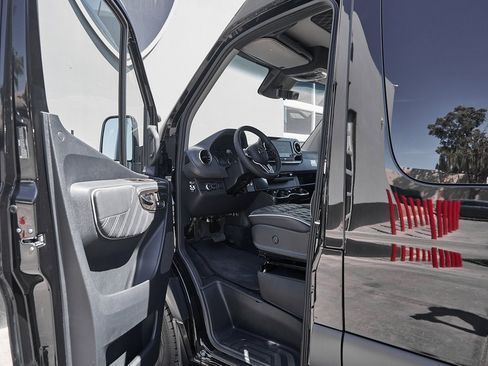 Used 2024 Mercedes-Benz Sprinter 3500 w/ Parking Package image 26