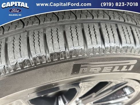 Used 2022 GMC Acadia SLE w/ Driver Convenience Package FWD image 14