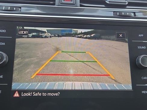 Used 2022 Volkswagen Tiguan SE image 24