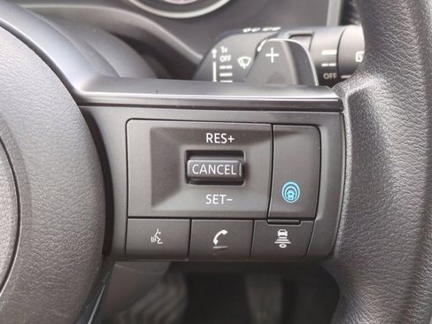 Used 2024 Nissan Rogue SV image 24