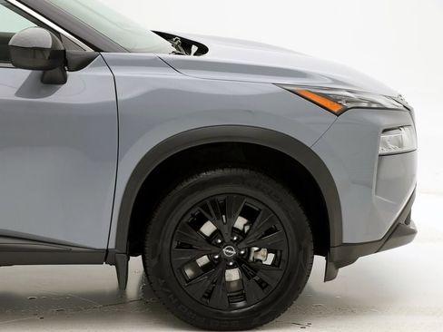 Used 2023 Nissan Rogue SV w/ SV Premium B Package image 3