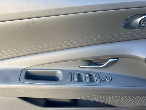 Certified 2023 Hyundai Elantra SEL FWD image 13
