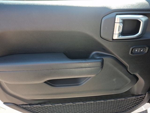 Used 2025 Jeep Wrangler Sport AWD/4WD image 11
