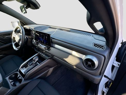 Used 2024 Chevrolet Colorado LT w/ LT Convenience Package image 32