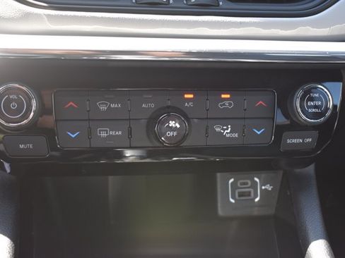 Used 2024 Jeep Compass Limited AWD/4WD image 28
