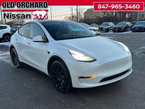 Used 2022 Tesla Model Y Long Range image 3